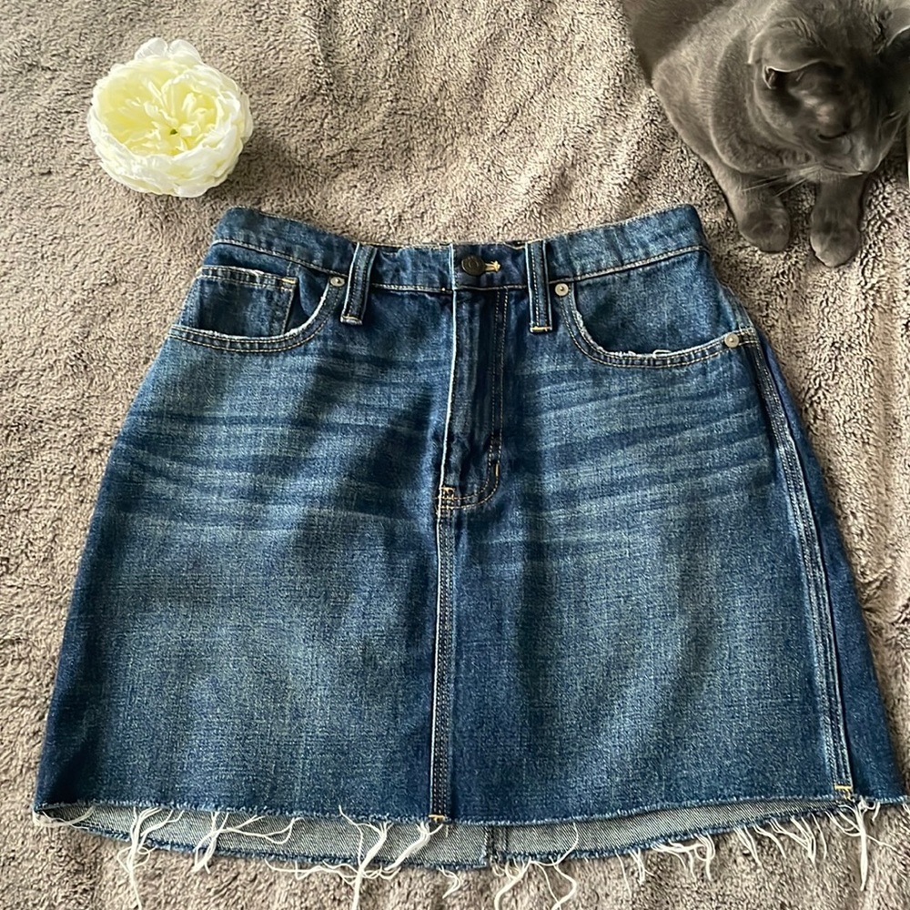 Madewell 💙 Rigid Denim Skirt, Size 28